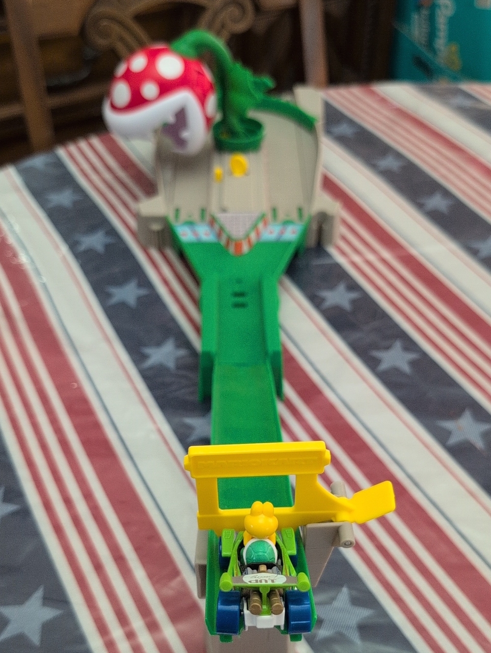 Green and Red  Mario Kart Piranha Plant Track Playset with Yoshi Car